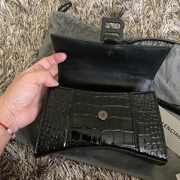 BALENCIAGA
Black XS Hourglass Top Handle Bag - Picture 6 of 8